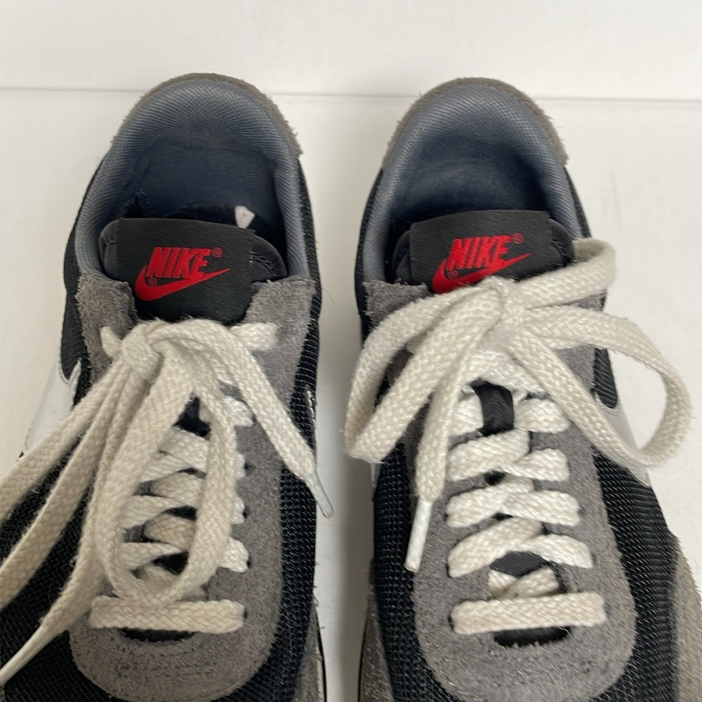 Nike: Day Tripper Sneaker - Picture 5 of 9
